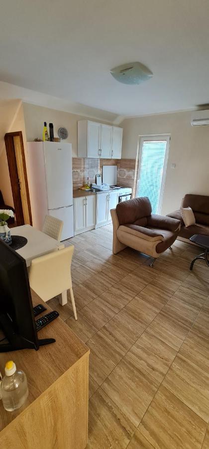 Apartman Nina2 Risan Bagian luar foto