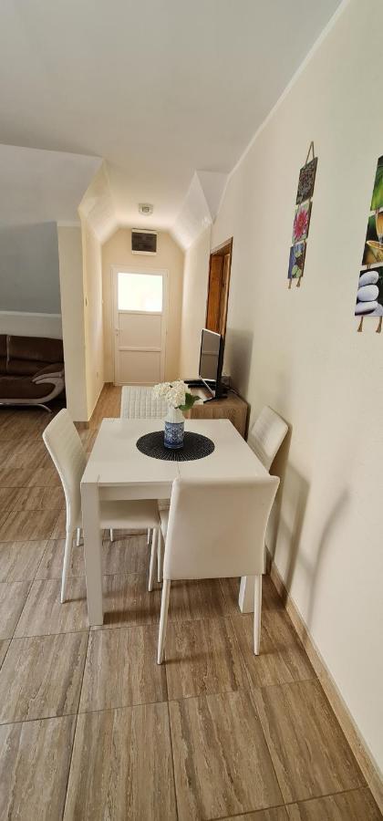 Apartman Nina2 Risan Bagian luar foto