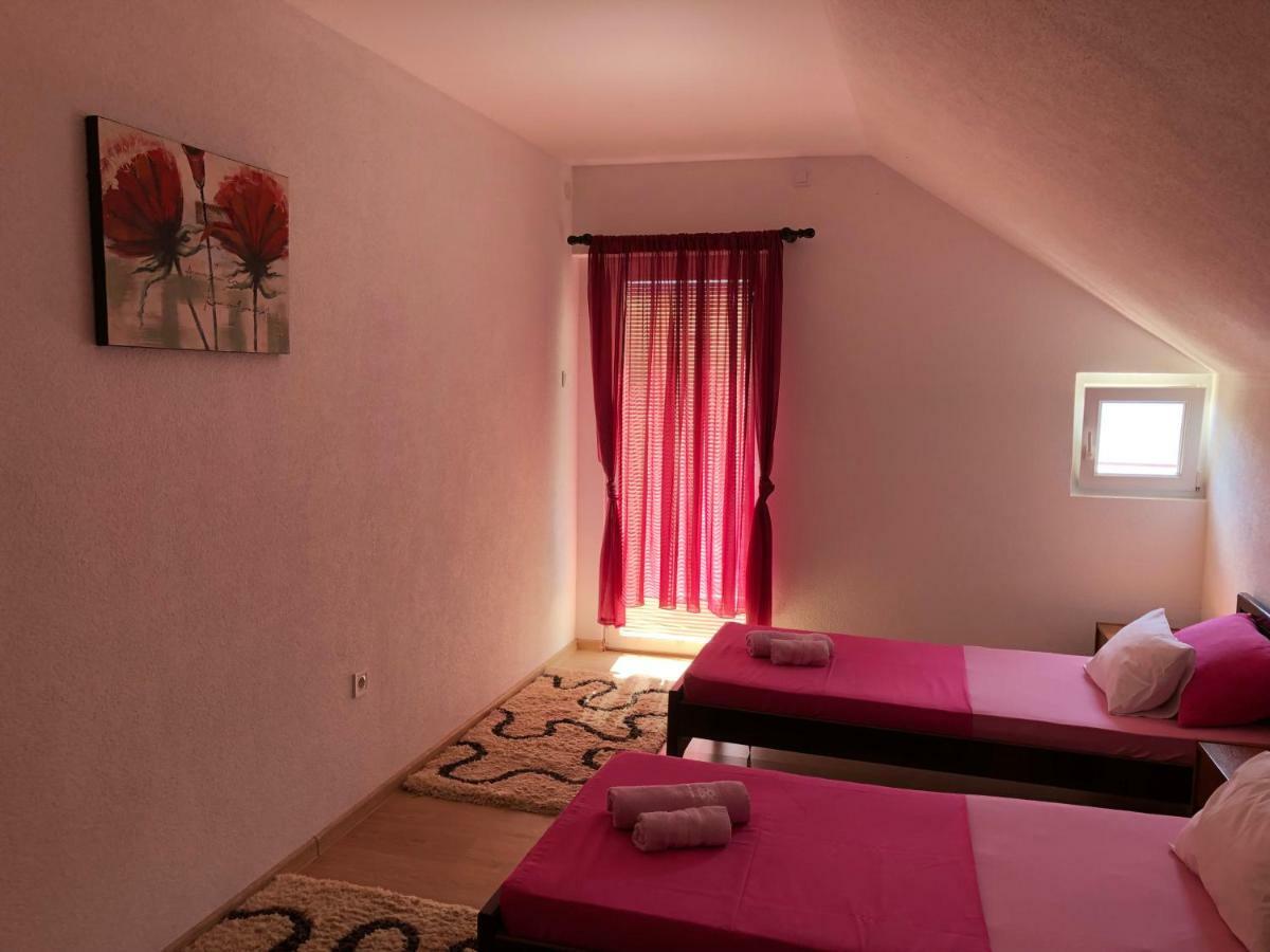 Apartman Nina2 Risan Bagian luar foto